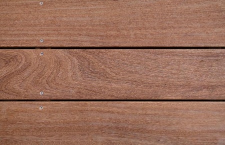 Le choix des lames et de la structure conditionne la durabilit&eacute; d'une terrasse en bois ext&eacute;rieure